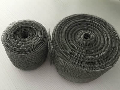 knitted-mesh-flattened-surface
